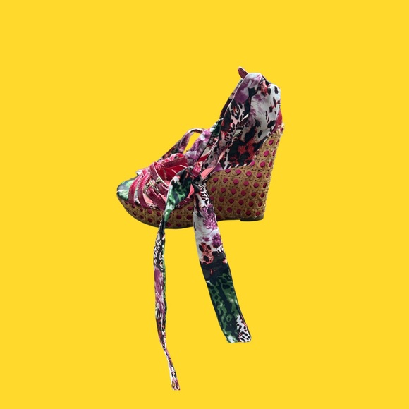 Call It Spring Floral & Animal Print Wedges: Size 7 - Picture 3 of 5